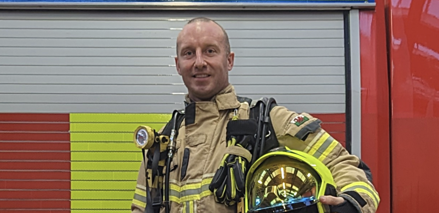 Carl: “I became a firefighter to make my brother proud – now I’m climbing Everest in his memory”